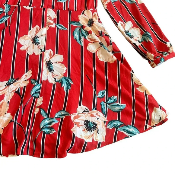 Express Bold Floral Print Long Sleeve Dress Swing A-Line Size Medium Women's - Picture 9 of 11